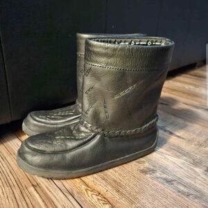 Manitobah Mukluks Half Tamarack (Black) Size 11
